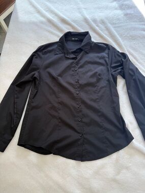 Women’s Wrinkle Free Black Button-Up Dress Shirt
